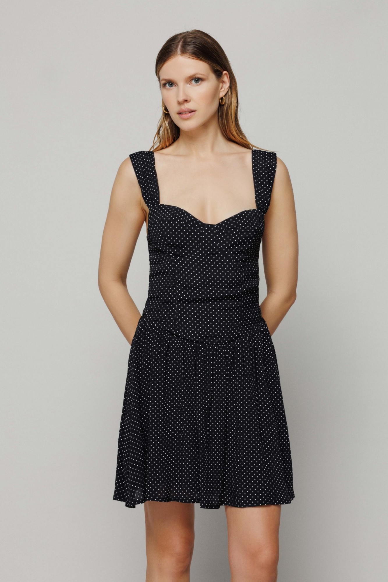 Claire - abito corto in crepe con scollo a cuore e gonna a ruota • Mignonne noir