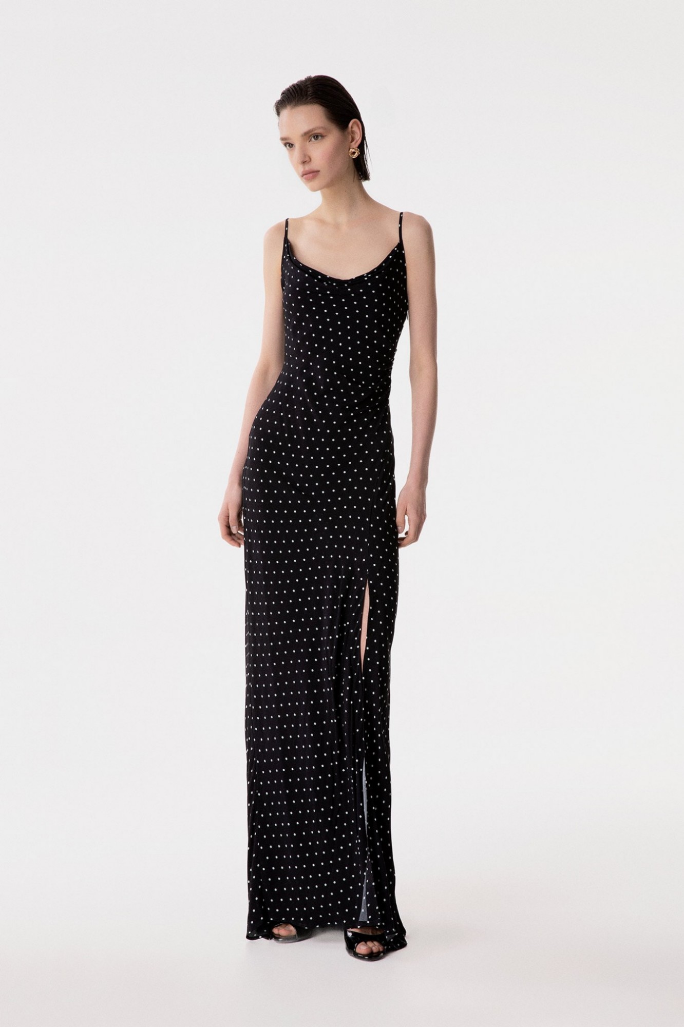 Kelly - Abito Lungo In Crepe Con Spacco Sul Davanti E Spallini Sottili • Petitpois Nero