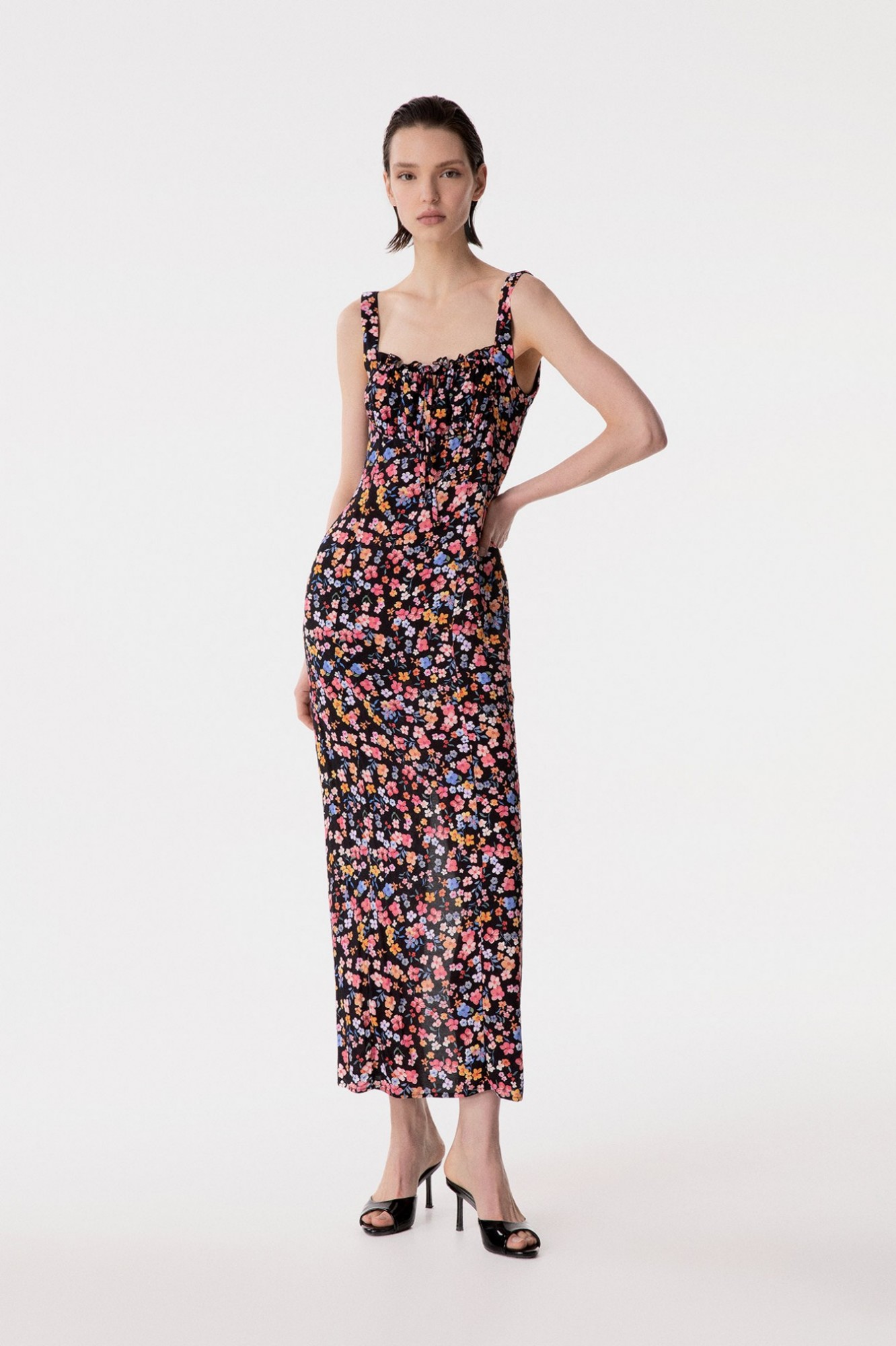 Megan - Abito Lungo Con Scollo Squadrato E Arricciature In Crepe • Bouquet Nero