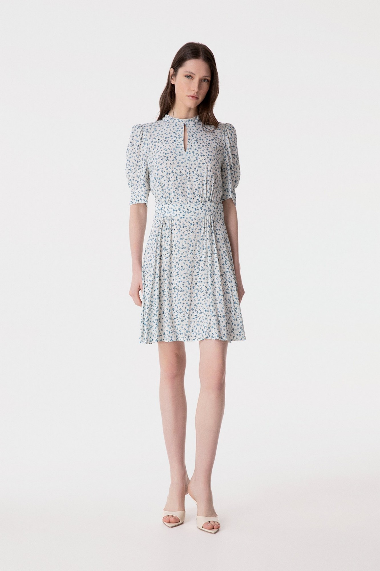 Kimberly - Abito Corto Con Dettaglio Manica E Goccia Sul Davanti In Crepe • Clover Ecru