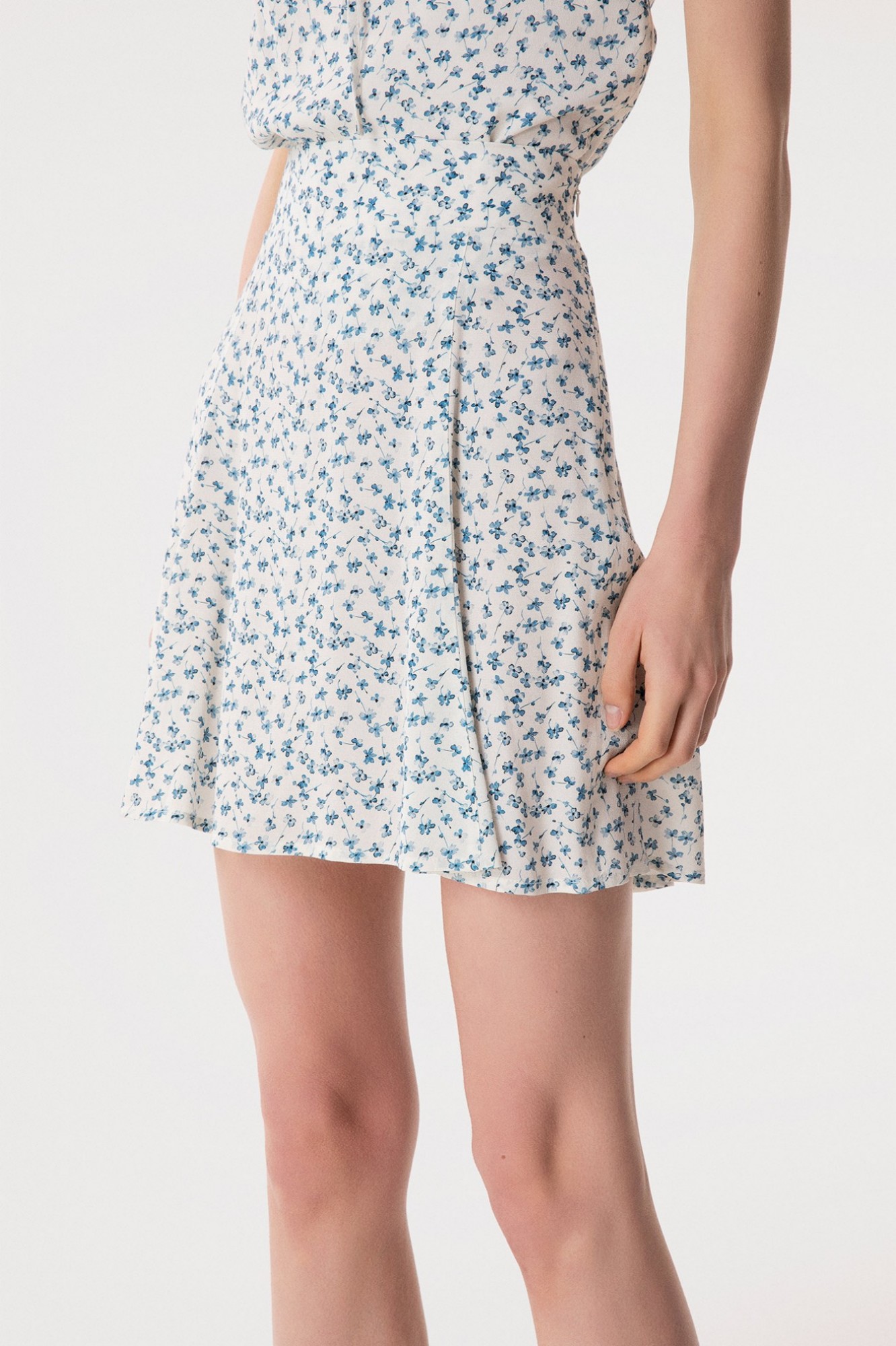 Kate - Gonna Corta Svasata • Clover Ecru