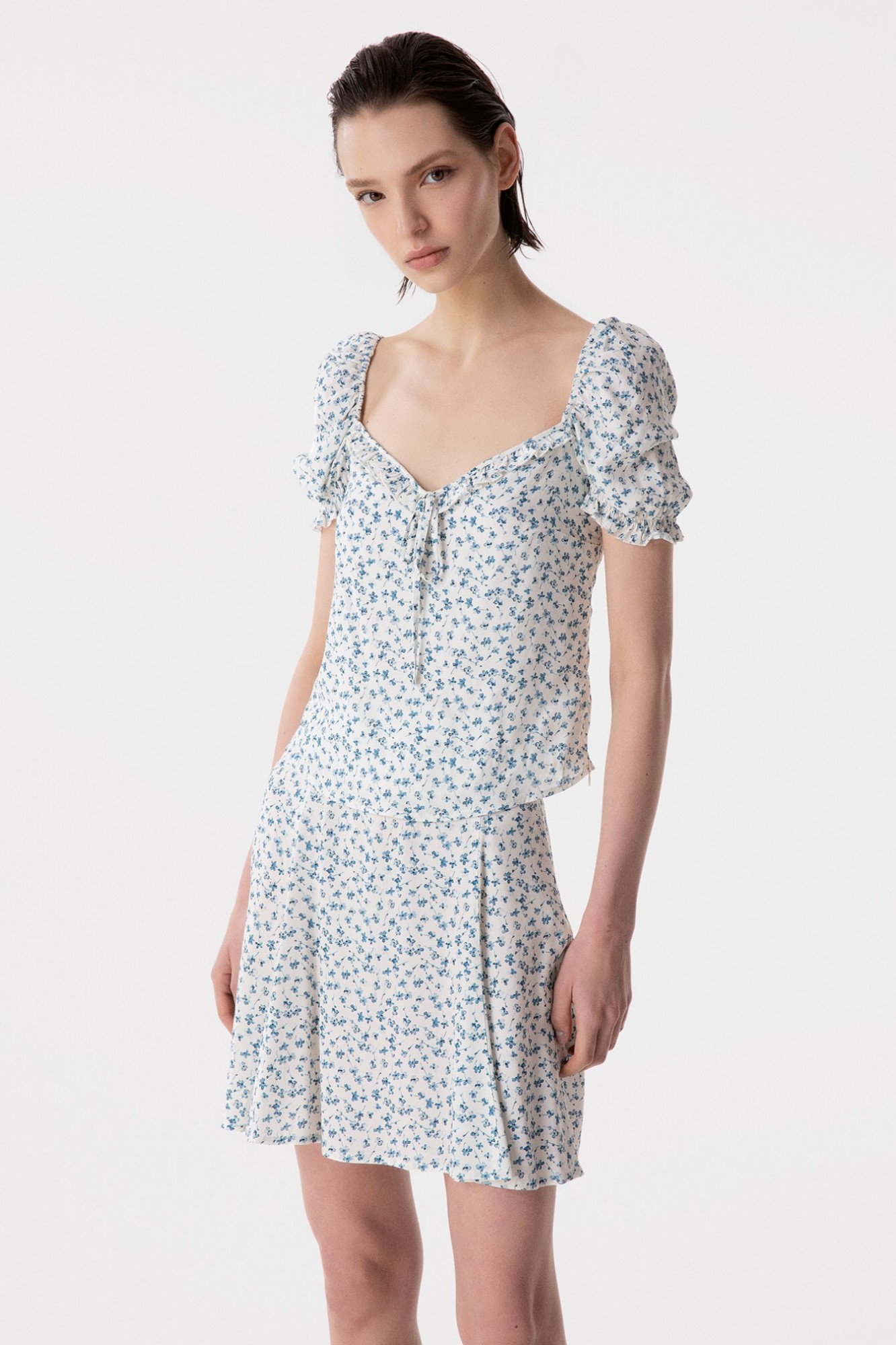 Letizia - Top In Crepe Mezza Manica Con Volant Sul Seno E Fondo Maniche • Clover Ecru