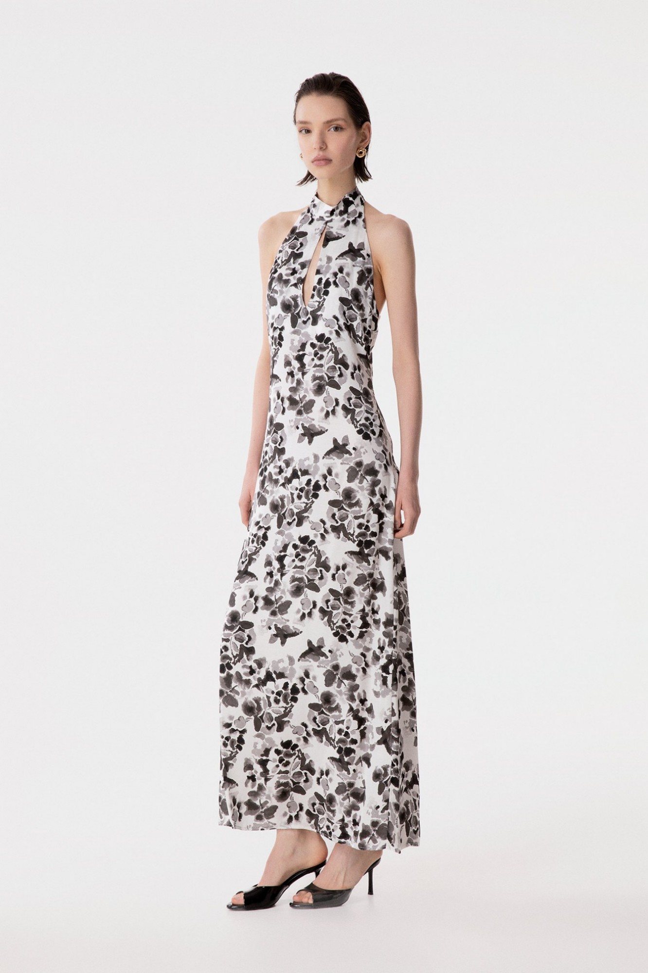 Juliette - Abito Lungo Con Foulard Al Collo E Apertura A Goccia Frontale • Aster Nero